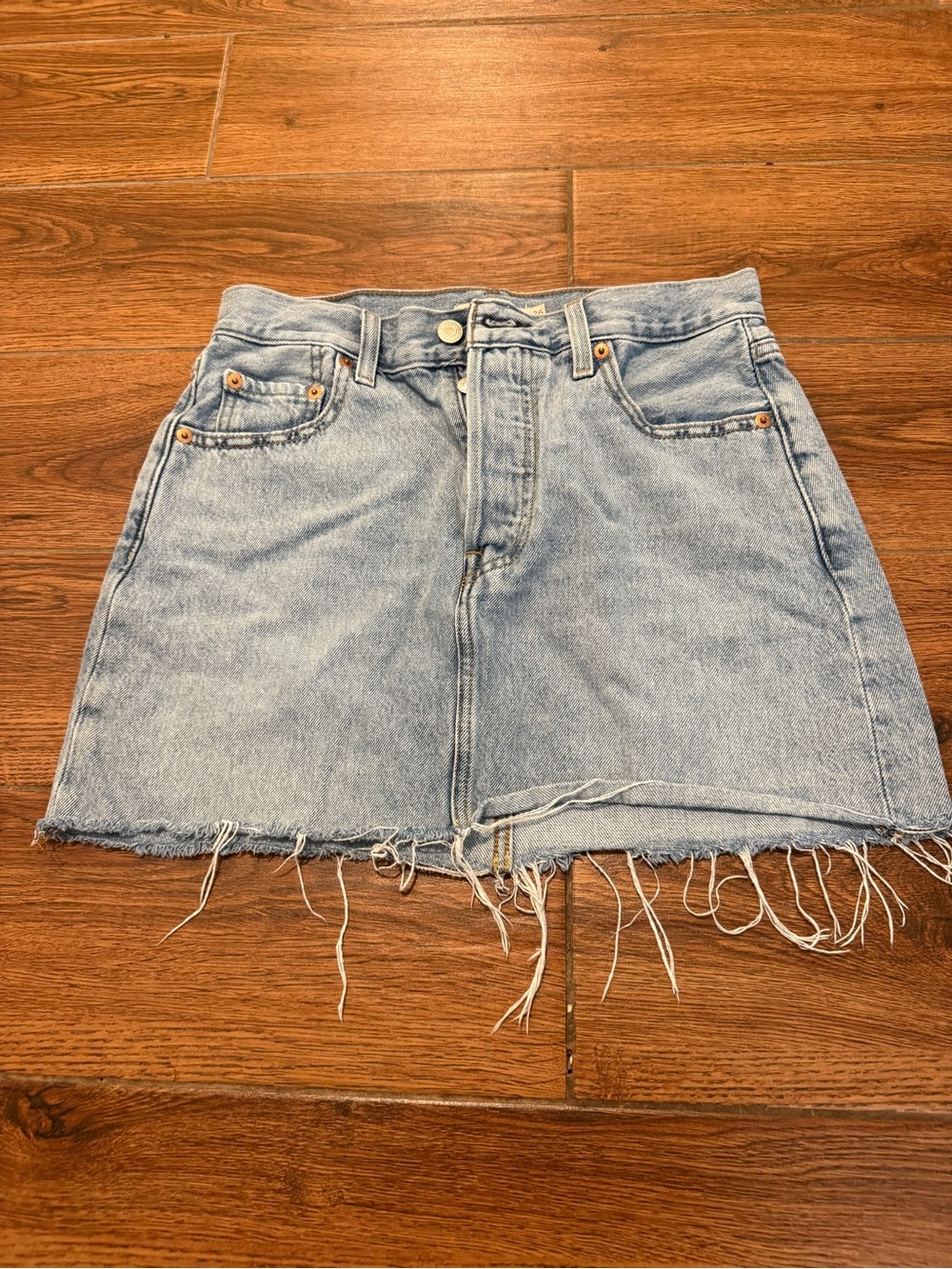 ✨Levi’s Icon Skirt Light Wash Denim Mini Skirt